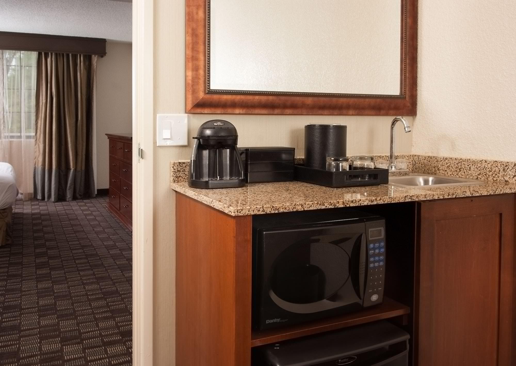 Embassy Suites By Hilton Nashville Airport Экстерьер фото
