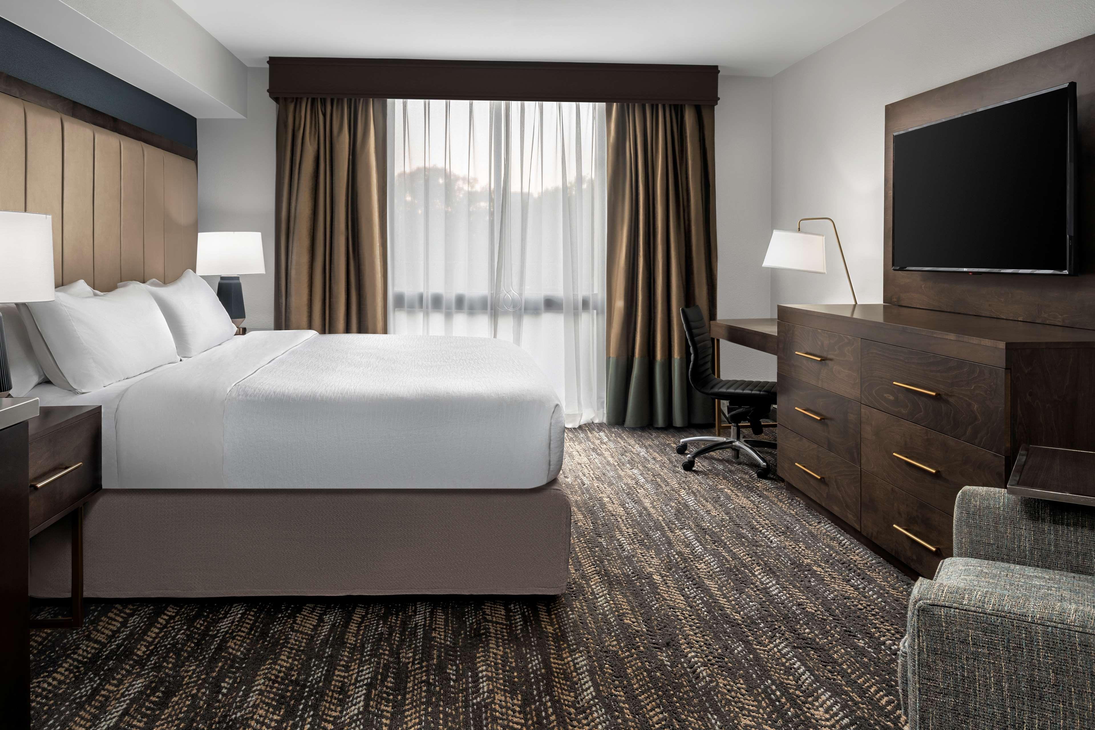Embassy Suites By Hilton Nashville Airport Экстерьер фото