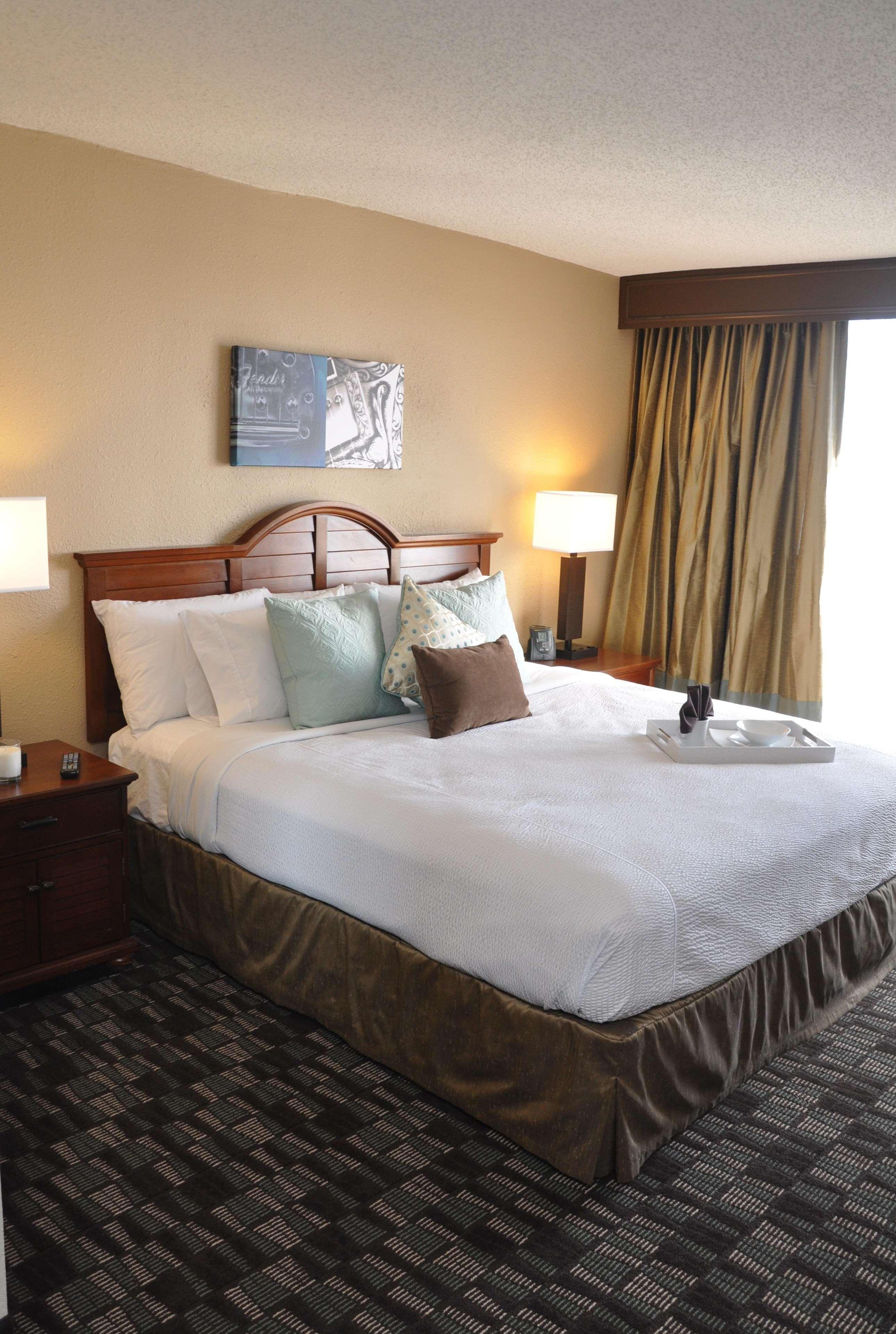 Embassy Suites By Hilton Nashville Airport Экстерьер фото