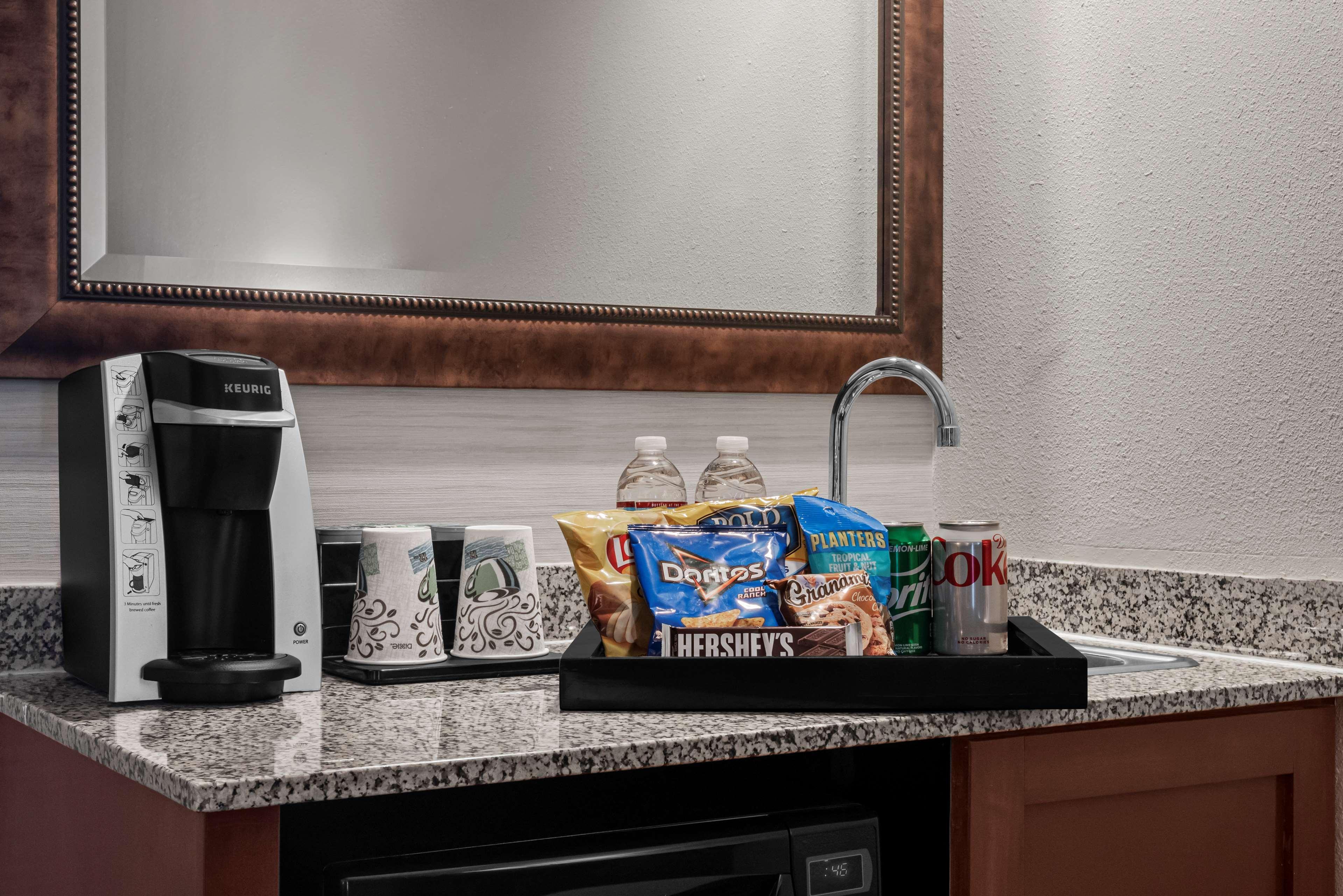 Embassy Suites By Hilton Nashville Airport Экстерьер фото
