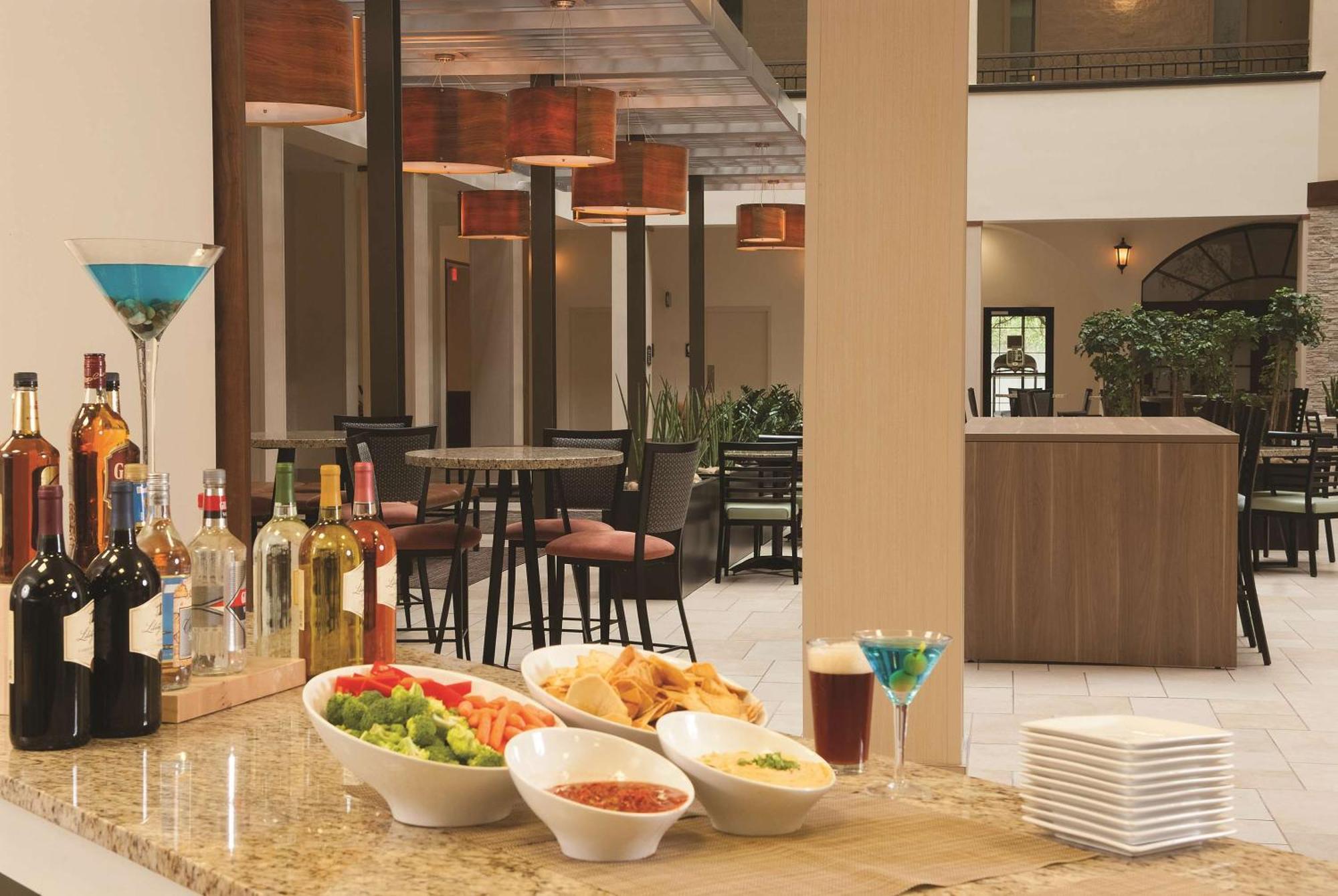 Embassy Suites By Hilton Nashville Airport Экстерьер фото