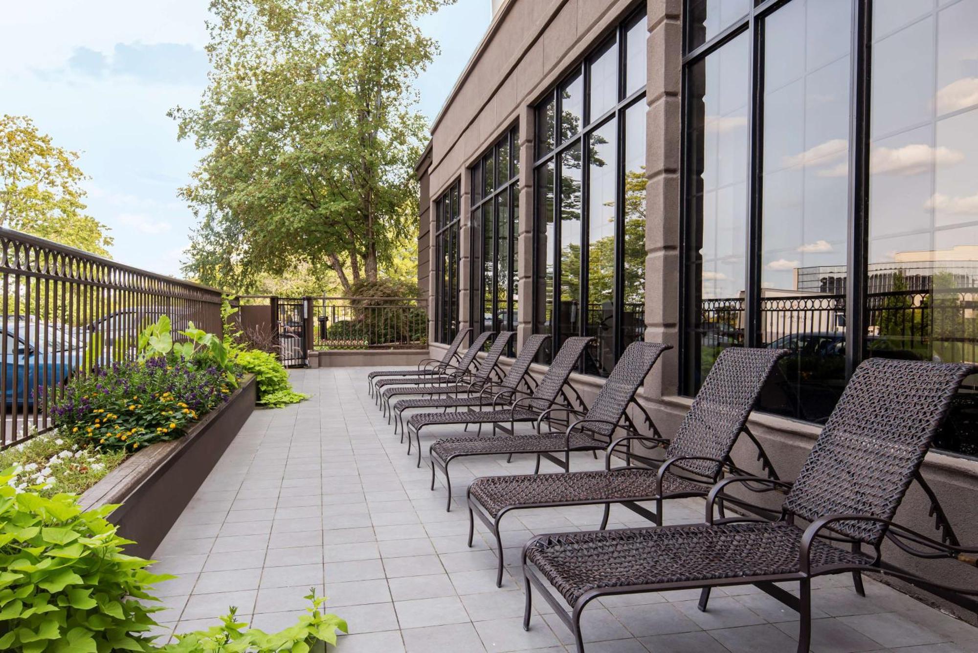 Embassy Suites By Hilton Nashville Airport Экстерьер фото